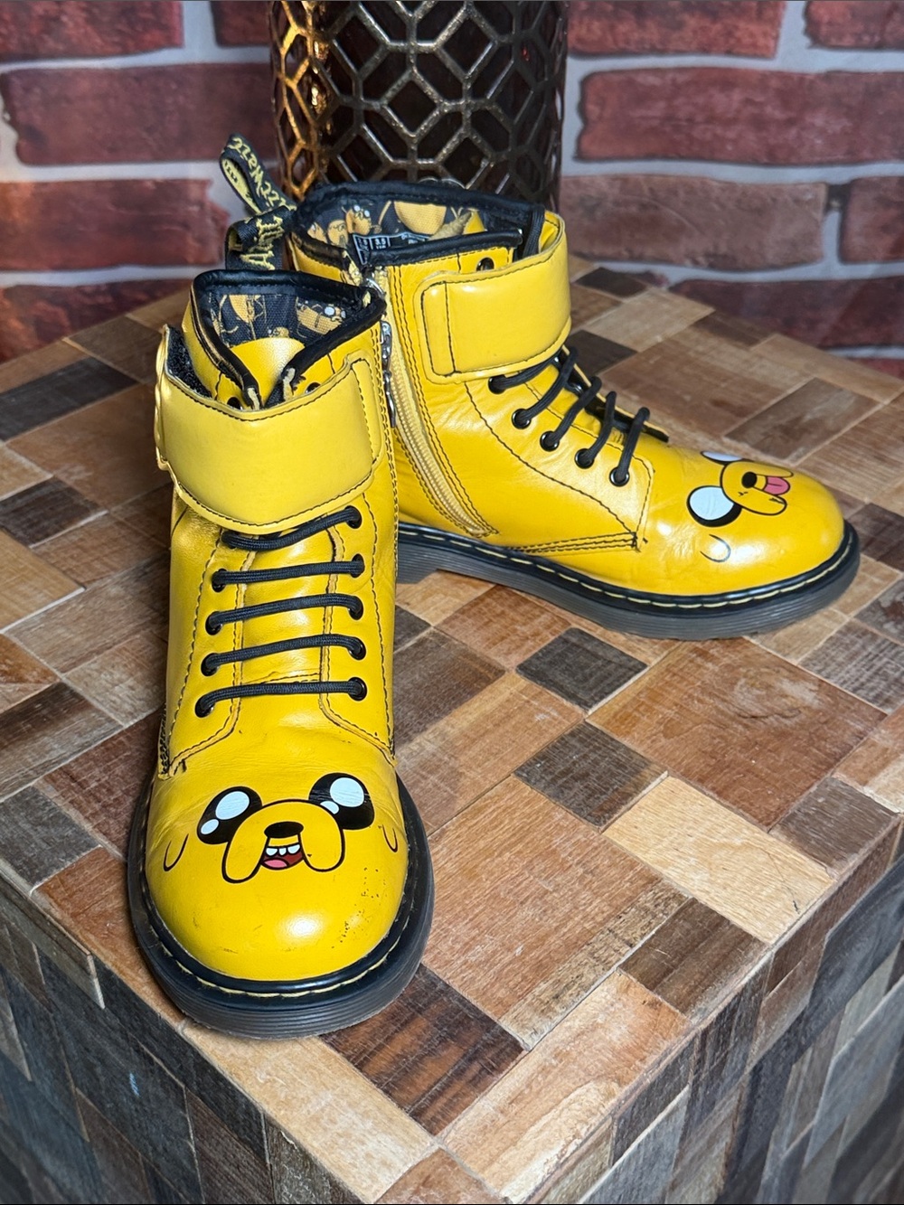 🥾 Dr. Martens Adventure Time Jake the Dog Boots UK 2.5 Yellow